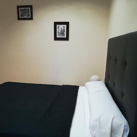 Hostal Palacios Toledo Esterno foto