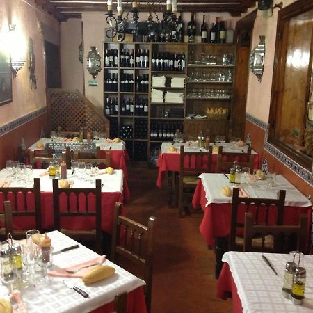 Hostal Palacios Toledo Esterno foto